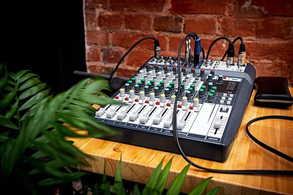 Mixing Vocals at Home: How to Create a Professional Vocal Chain Using Free Plug-Ins